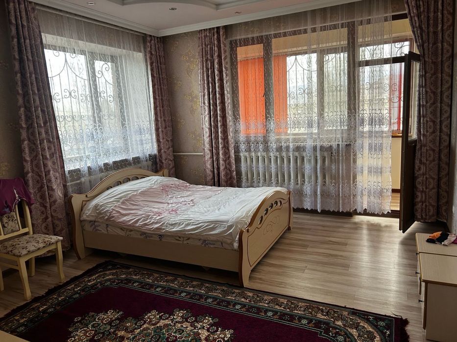 продается дом  с большим гаражом