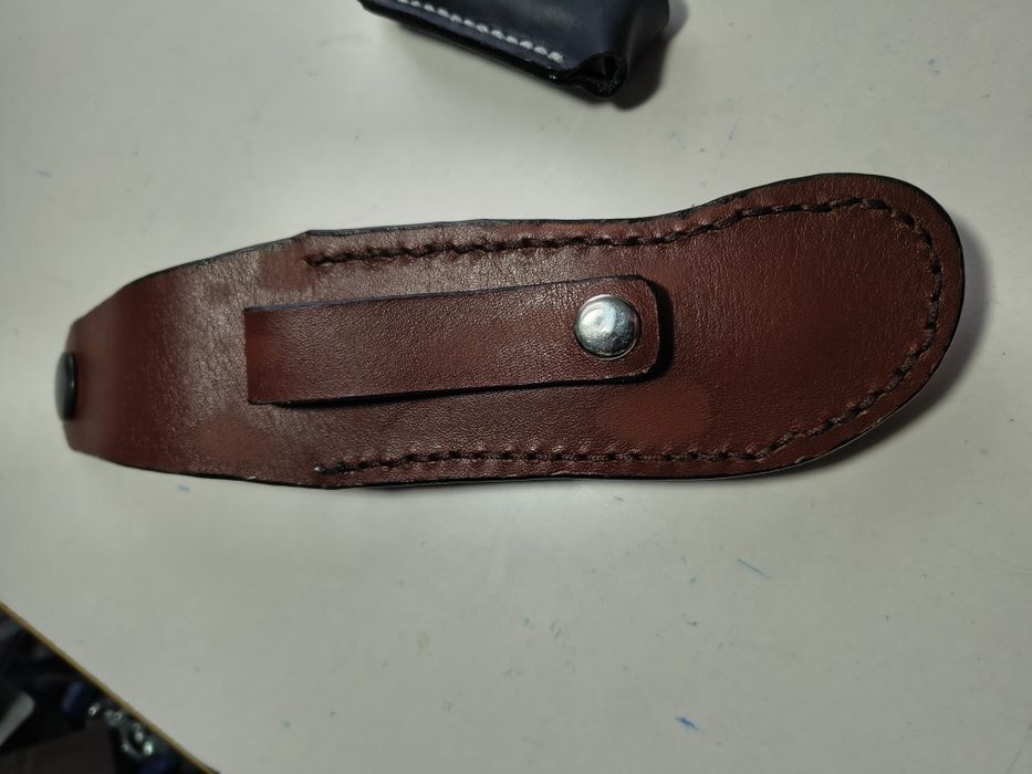 Teaca briceag pentru vanatoare si pescuit.