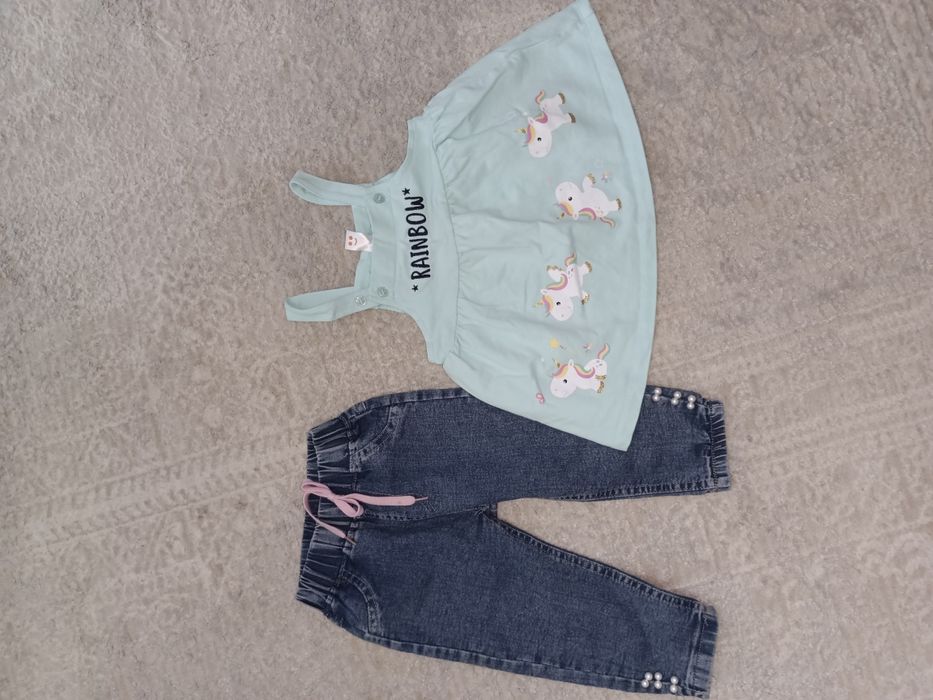 Продам джинсы и сарафанчик на годик