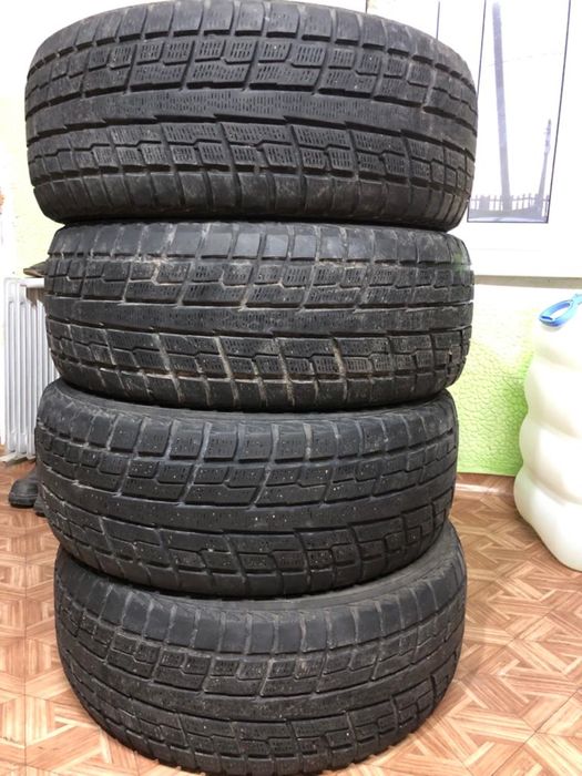 Продам комплект зимней резины
