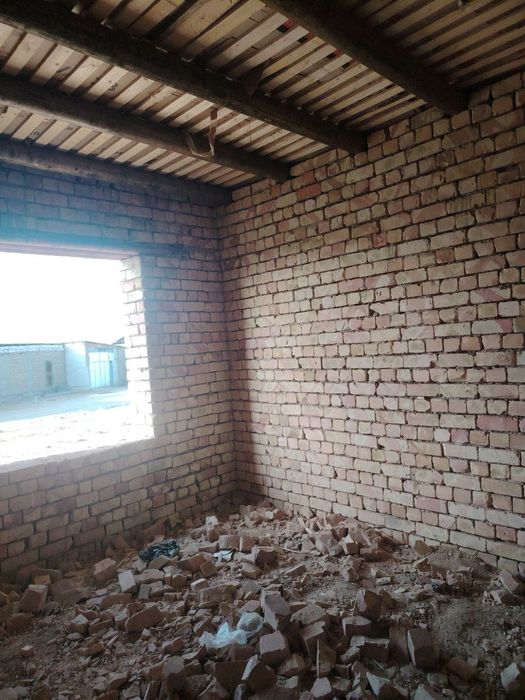 Уй сотилади Навоий шахар Кармана тум. фарход Савхоз.  Коробка холатида