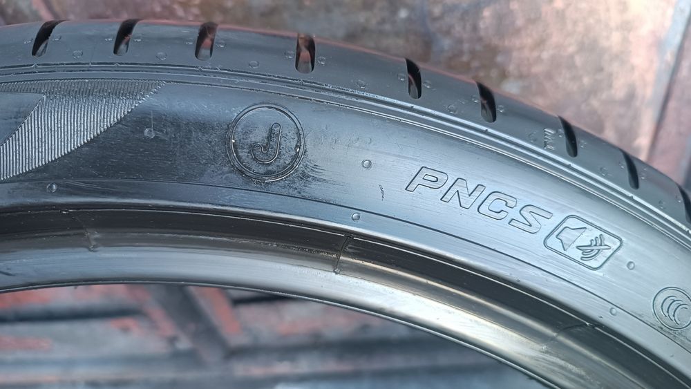 255/35/20 Pirelli