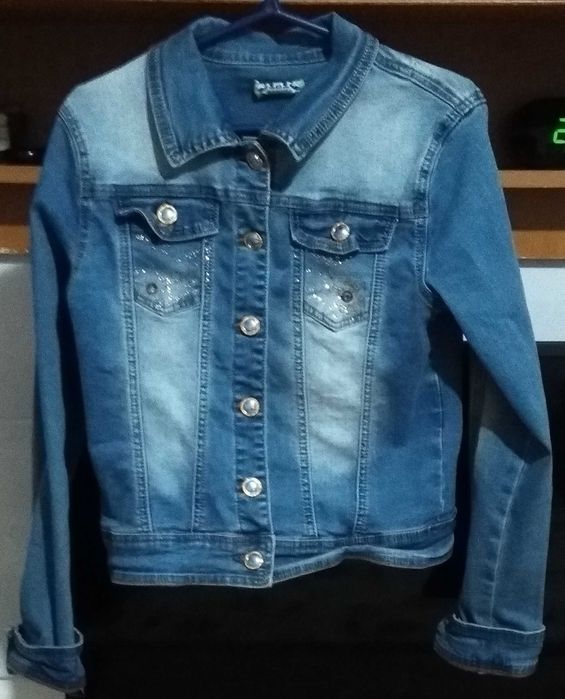 Джинсовая куртка на девочку от 6 до 10 лет