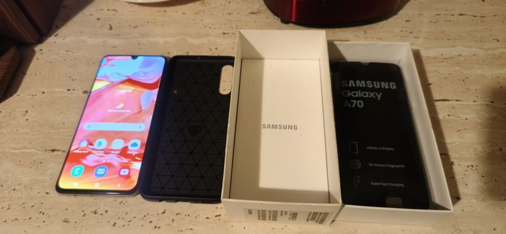 Samsung A70 128 GB + husa