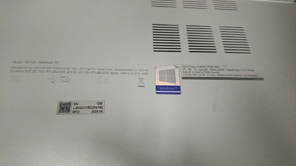 Laptop ASUS raizon.5 /8.GB RAM /M. 2TB Windows. 11 stare impecabila