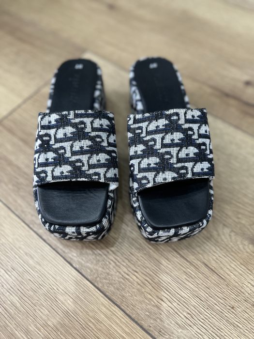 Дамски чехли Диор