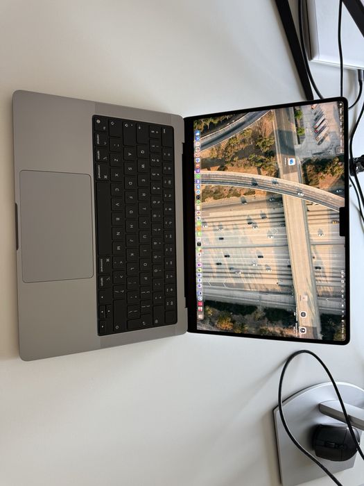 macbook pro m2 - Laptopuri oferte online | OLX.ro
