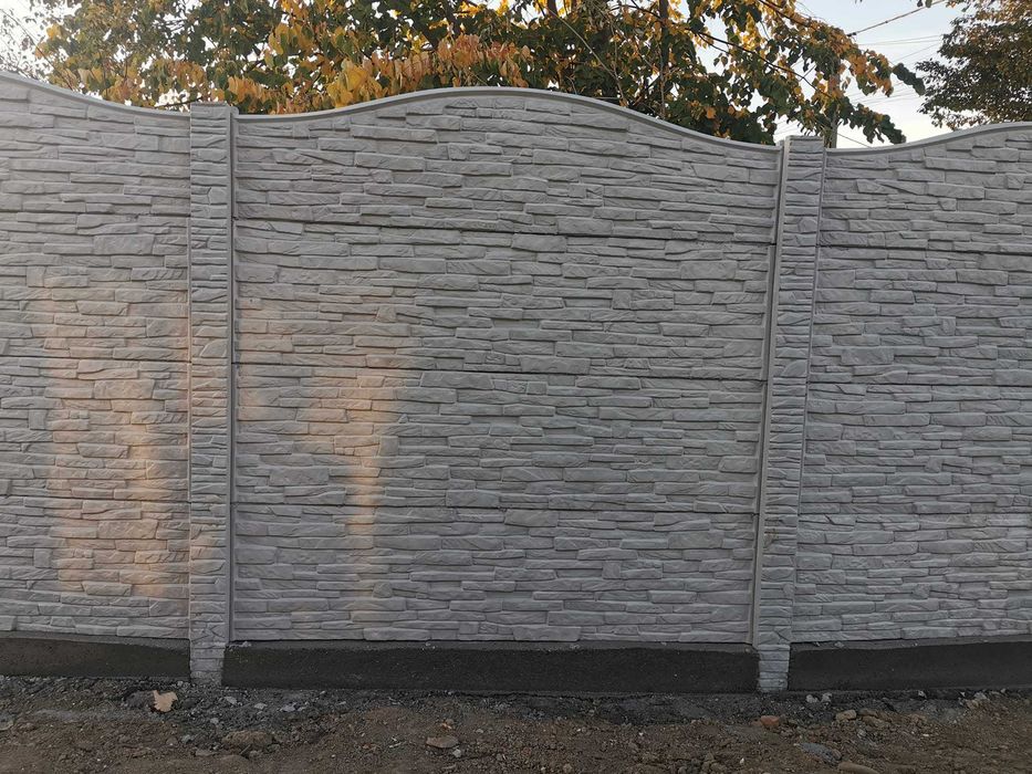 Gard din Beton Placi, stalpi Jaluzea,Piatra,Lemn