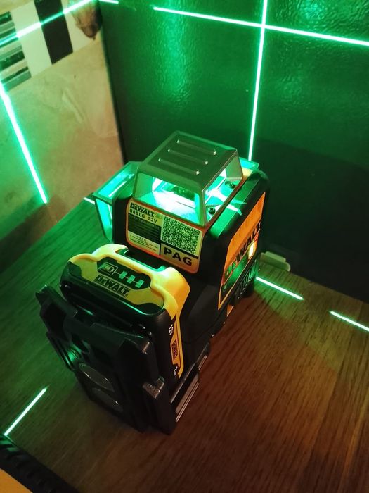 Nivel laser dewalt 12 linii