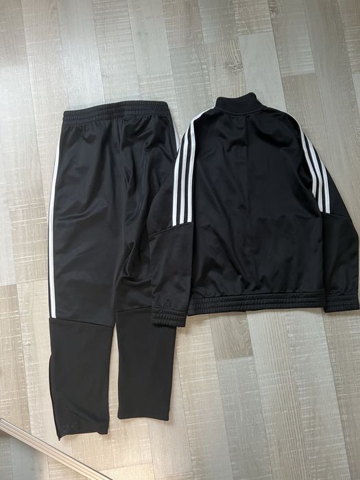 Сет Adidas за момче 9-10г