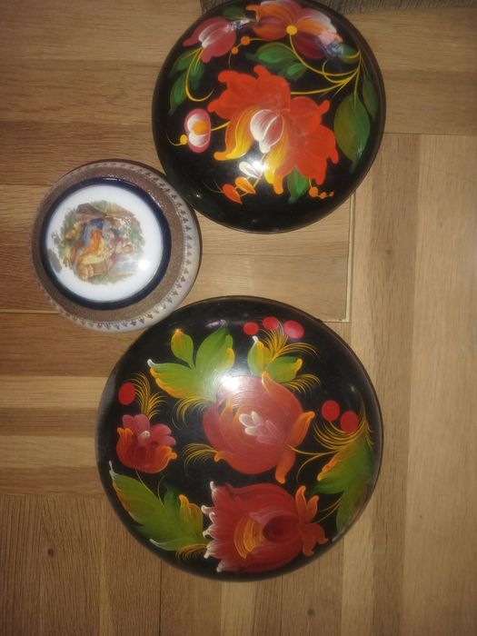 Стари съдове и кутии за бижута