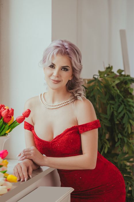 Красное вечернее платье