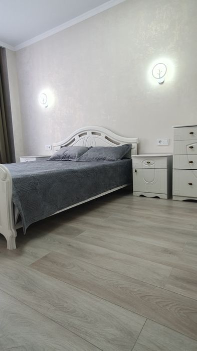 Продам 2 спальную кровать с матрасом