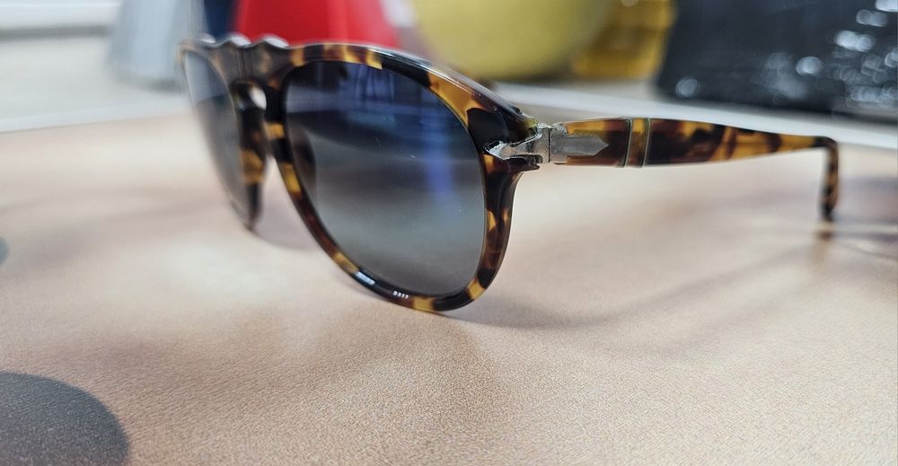 Оригинални слънчеви очила Persol, ръчно изработени