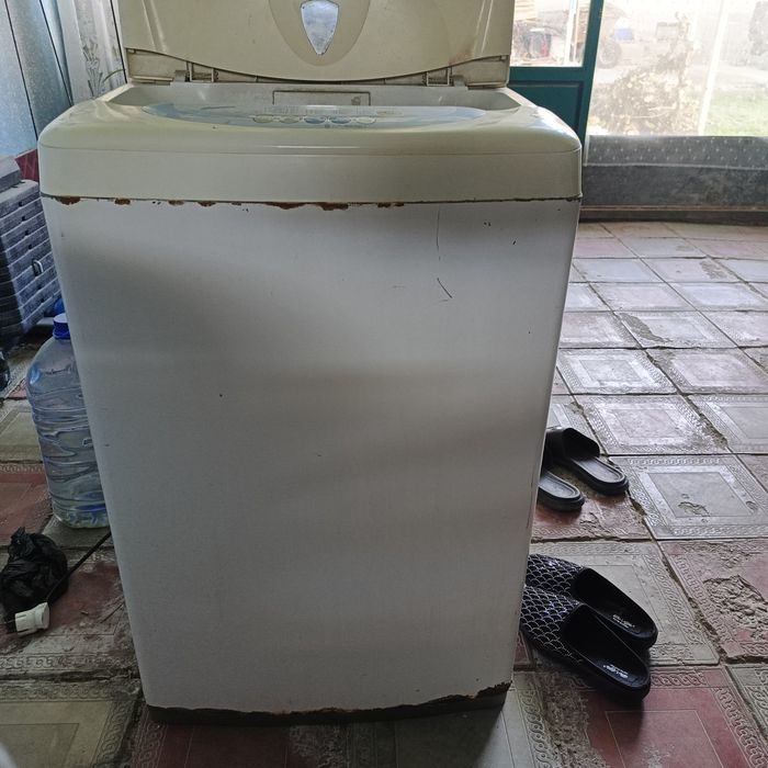 Kir yuvish mashinasi LG pol