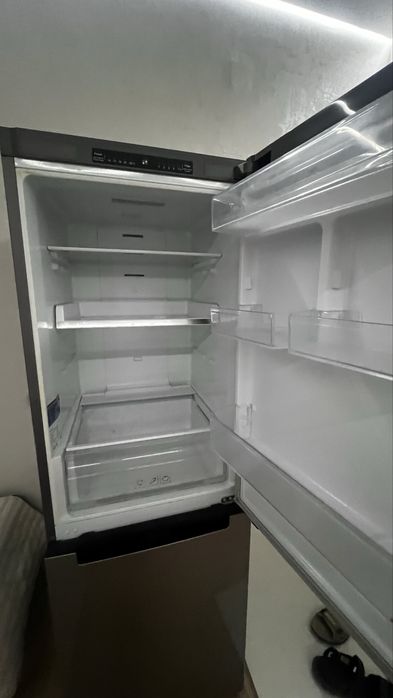 Продам холодильник на запчасти