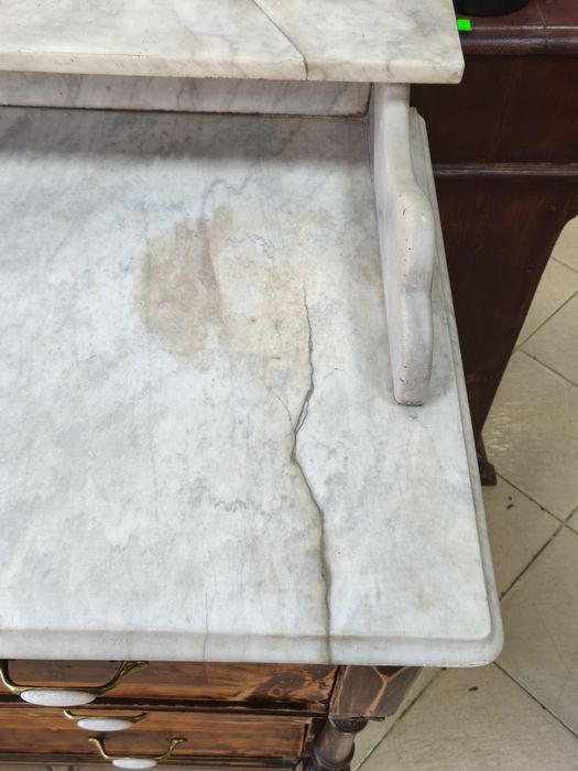 Антикварен скрин