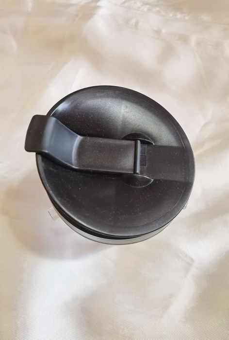 Чаша за шейкър с капак отгоре