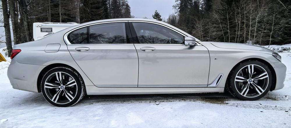 BMW 750i xdrive сив металик