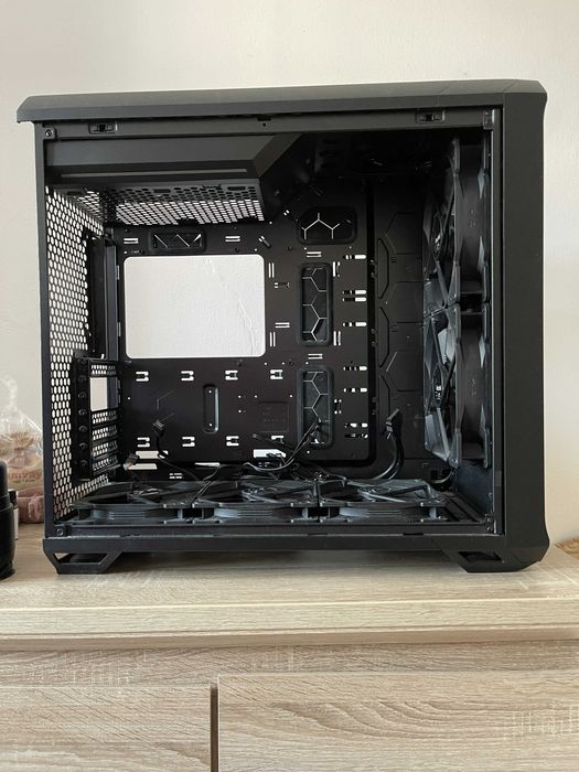 Carcasa Fractal Design Torrent Black Solid, garantie Pc Garage