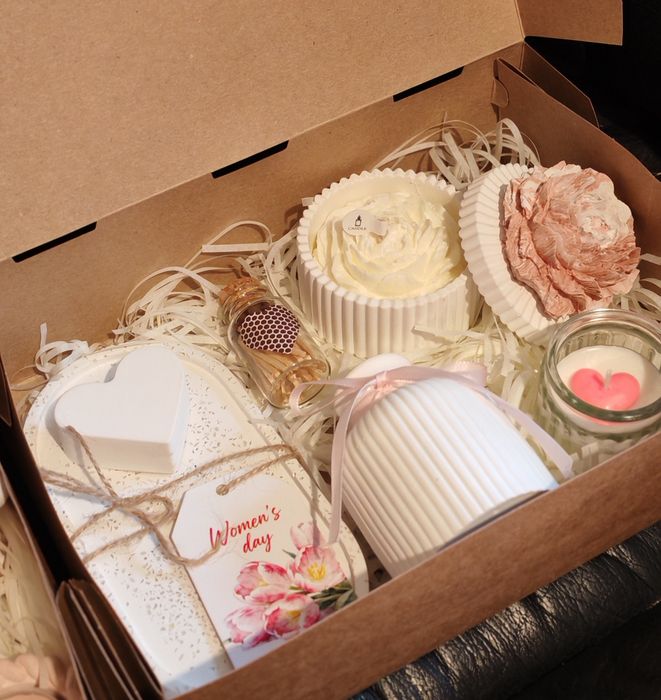 Подаръчни комплекти за 8ми март