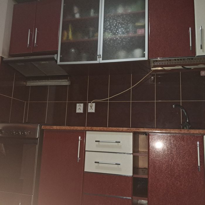Vând mobilier de bucătărie +aragaz+chiuvetă  VÂND URGENT
