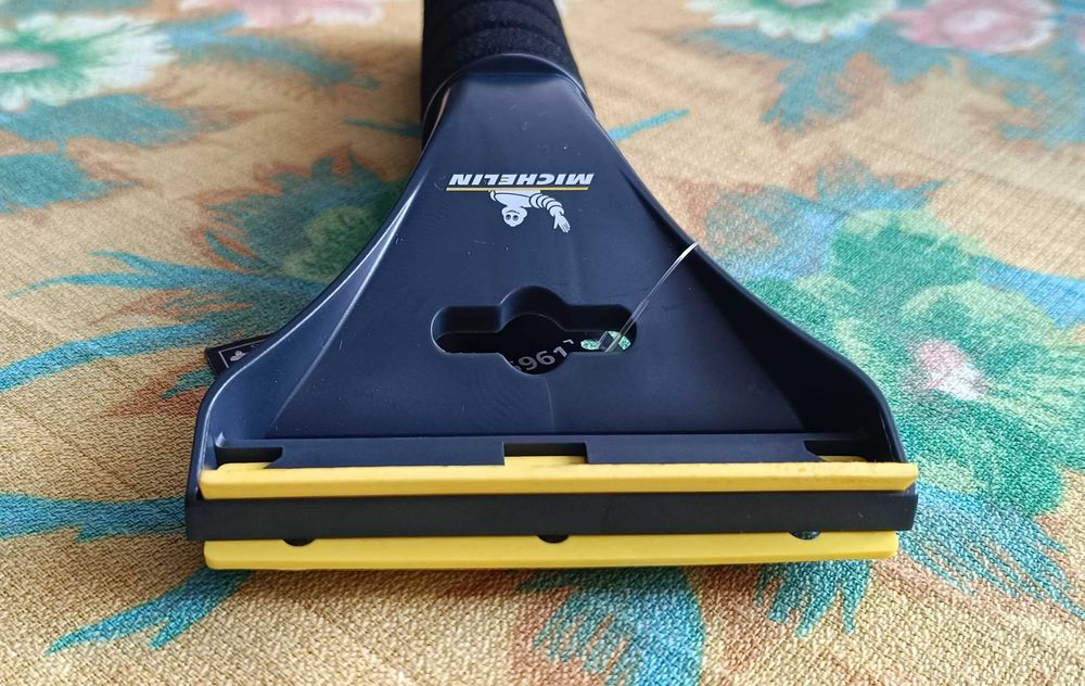 Стъргалка за лед MICHELIN 22 см. или Четка за сняг 60см. Нови.