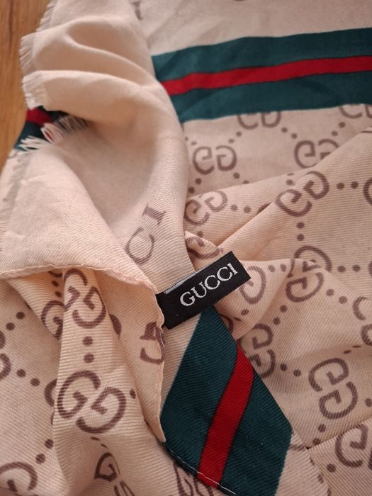 GUCCI дамски шал .