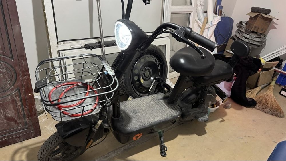 Skuter sotiladi yadea