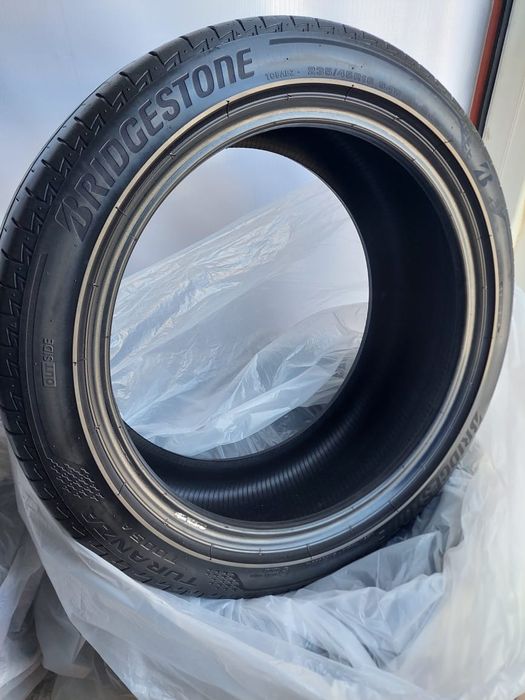 Шины Bridgestone 235/45/18