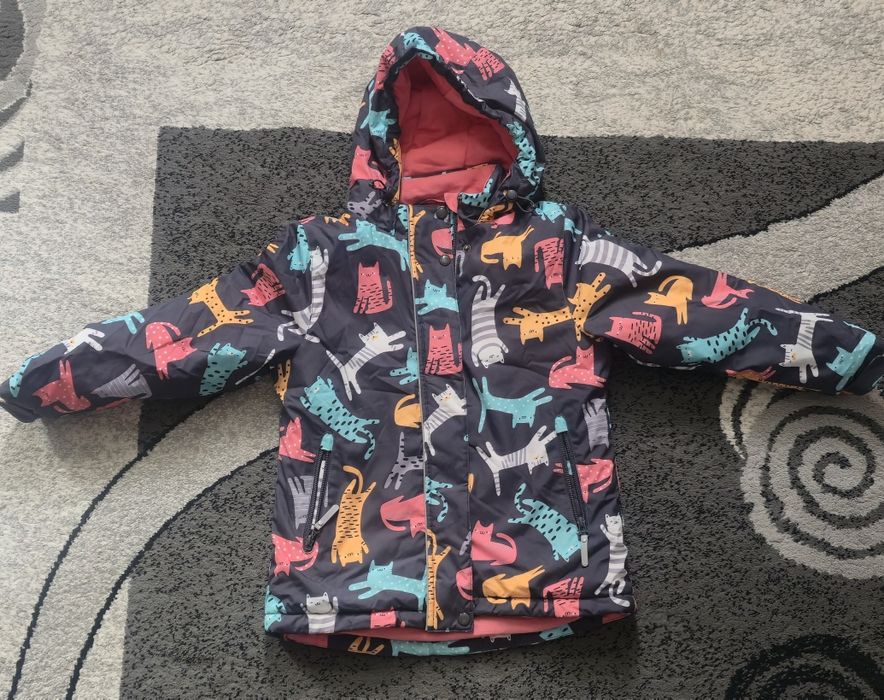 Весенняя куртка для девочки