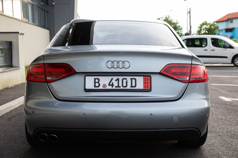Audi         A4