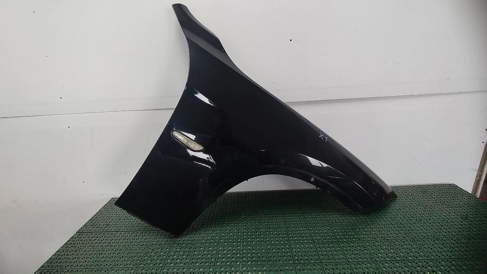 Aripa dreapta BMW X1 E84 2009-2012 Non facelift Black Sapphire 475