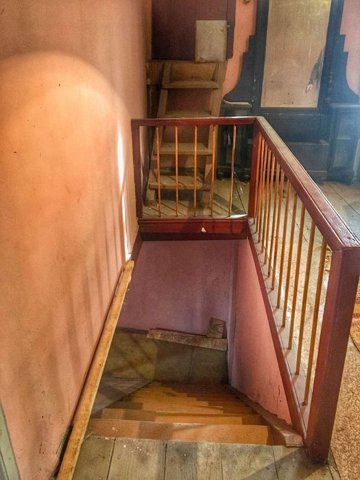 Къща 200 кв + двор 427 кв