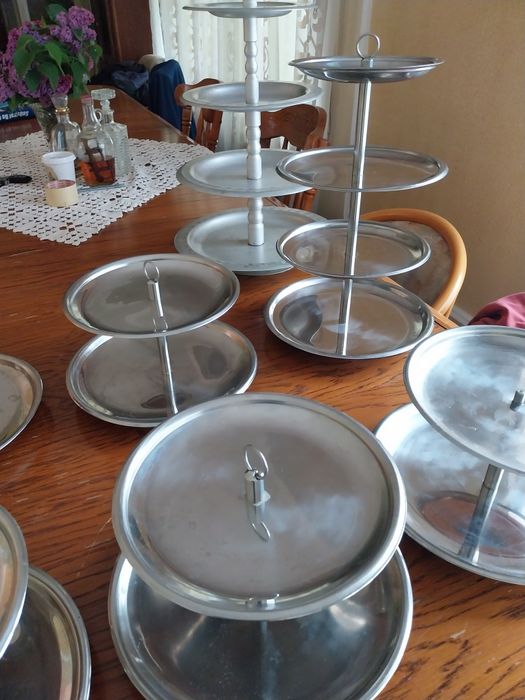 Tavite suprapuse ,pentru evenimente din inox