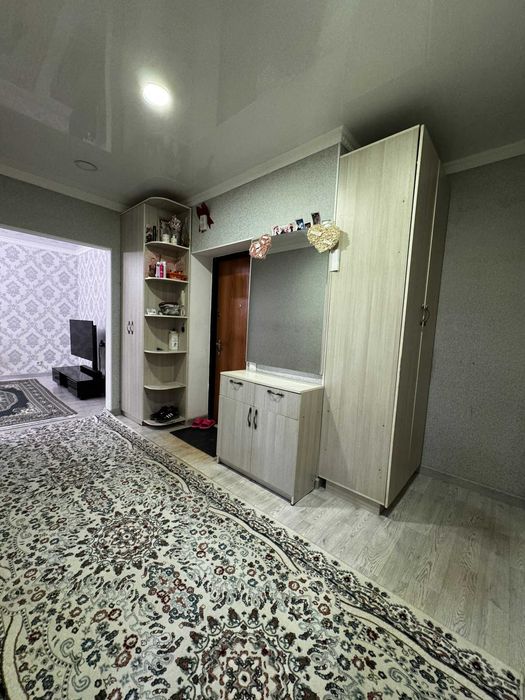 Продам 2х комн кв Батыс в самом центре