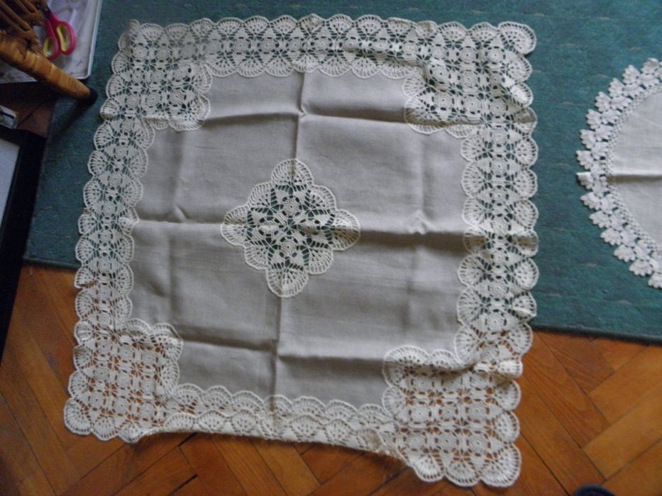 Няколко броя мильо,каре,покривка,калъфки за възглавници