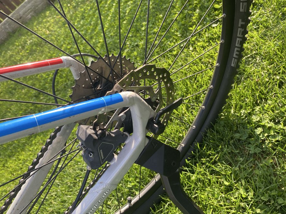 Bicicleta CUBE  full Shimano