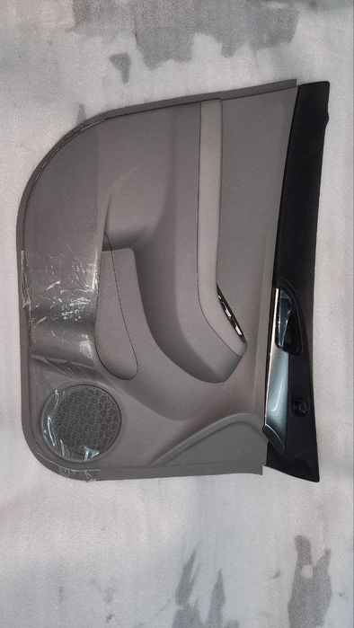 Дверная обшивка Шевроле Орландо. С кнопками в сборе.Новая