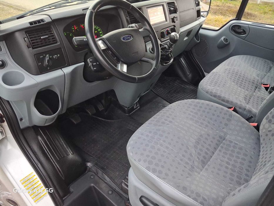 Ford Transit 8+1 2013