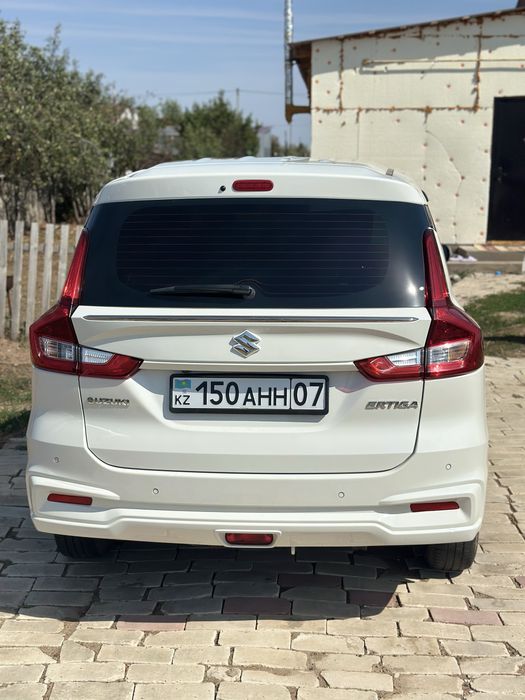 минивэн сузуки эртига