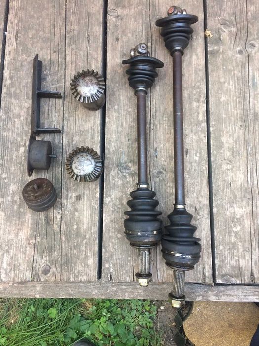 Trabant 601, piese cutie viteze,planetare, diverse, noi si folosite.