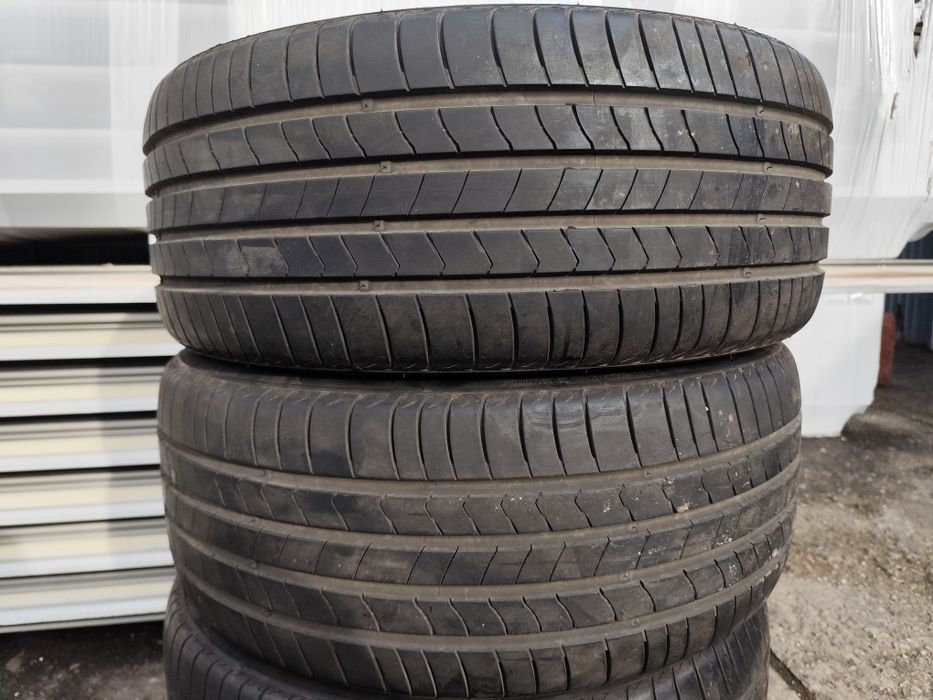 Anvelope 235 45 r18 vara kumho