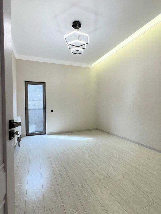 Уч кахрамон постидан 7 км Хожи ота  2 сотих 4 хона + холл Евроремонт