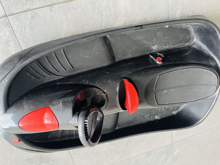 Sanie cu frana rosu cu negru din plastic