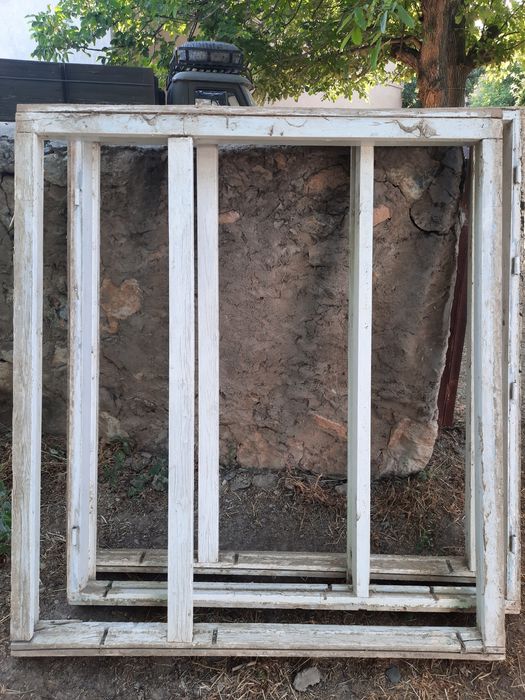 Деразалар ва эшиклар бор