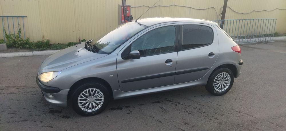 Продам Peugeot 206,АКПП.