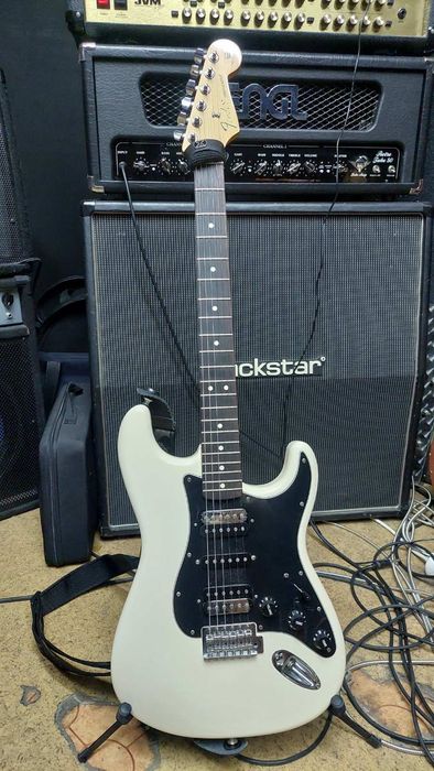 Fender Stratocaster HSH made in Mexico