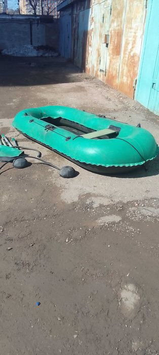 Резиновая надувная лодка