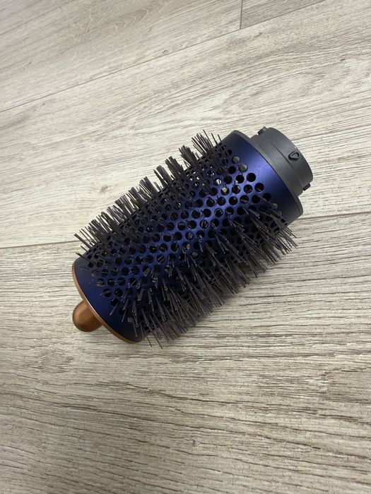 Dyson Airwrap încă în garanție